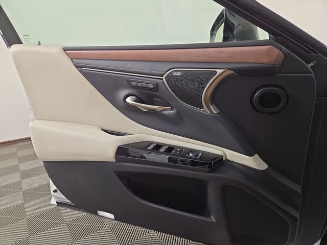 2025 Lexus ES LUXURY