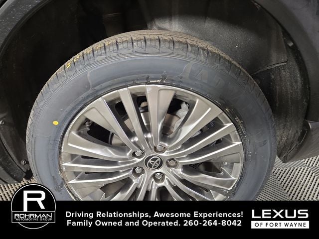 2023 Toyota Venza LE