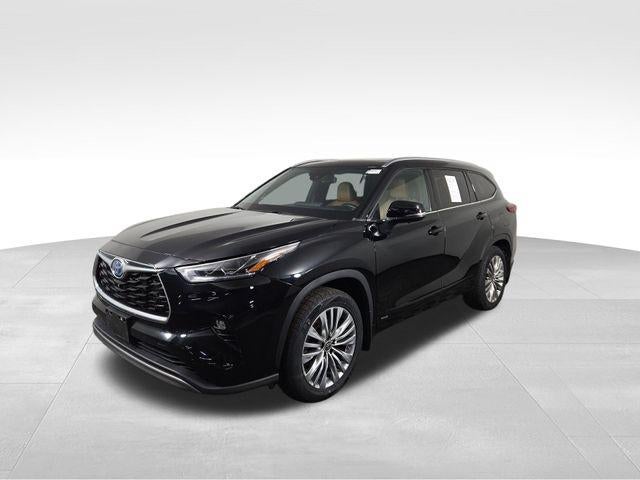 2023 Toyota Highlander Hybrid Platinum