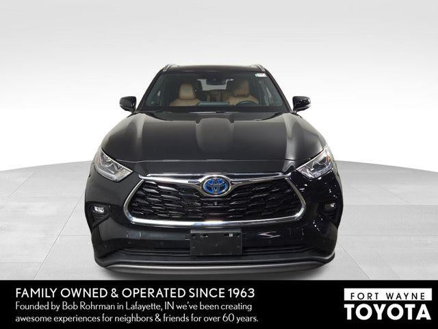 2023 Toyota Highlander Hybrid Platinum