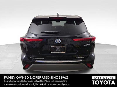 2023 Toyota Highlander Hybrid Platinum