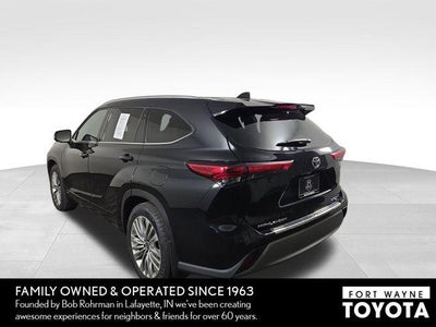 2023 Toyota Highlander Hybrid Platinum