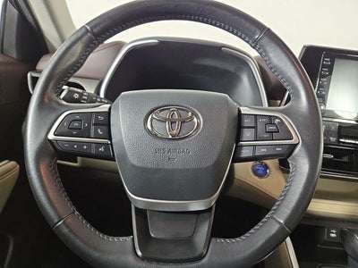 2022 Toyota Highlander Hybrid XLE