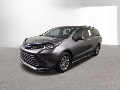 2022 Toyota Sienna XLE