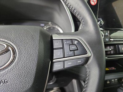 2025 Toyota Highlander XLE