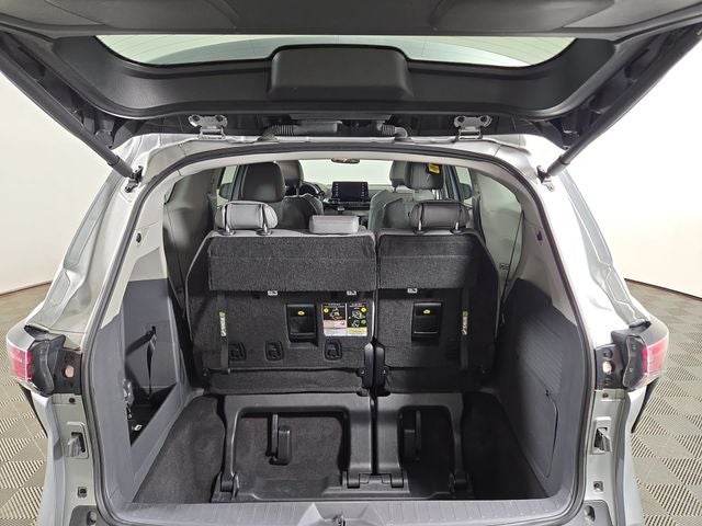 2024 Toyota Sienna XLE