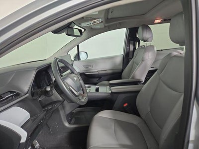 2025 Toyota Sienna XLE
