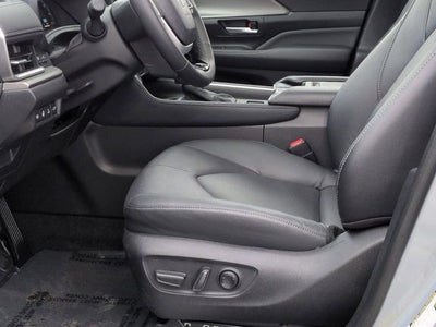 2025 Toyota GRAND HIGHLANDER HEV Nightshade Edition