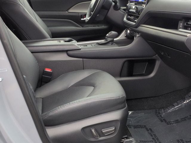 2025 Toyota GRAND HIGHLANDER HEV Nightshade Edition