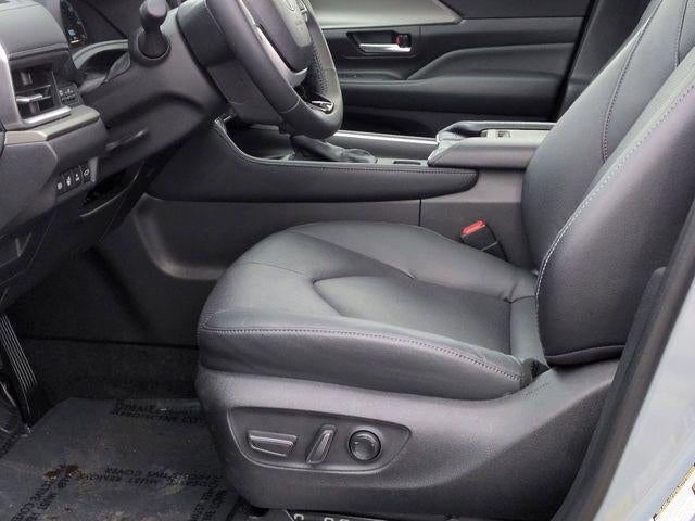 2025 Toyota GRAND HIGHLANDER HEV Nightshade Edition