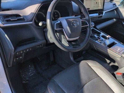 2025 Toyota SIENNA PLT AWD Platinum 7 Passenger