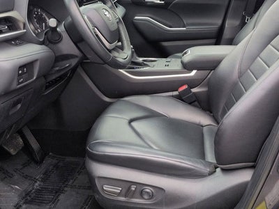 2024 Toyota HIGHLANDER XLE