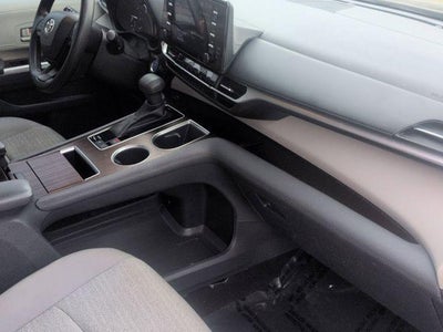 2023 Toyota SIENNA LE LE 8 Passenger