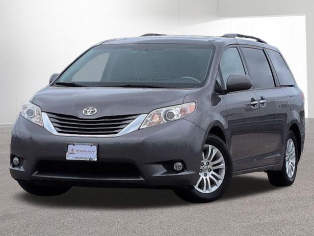2014 Toyota SIENNA XLE 3.5L XLE 8 Passenger