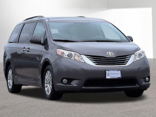 2014 Toyota SIENNA XLE 3.5L XLE 8 Passenger