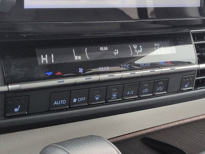 2024 Toyota SIENNA XLE XLE 8 Passenger