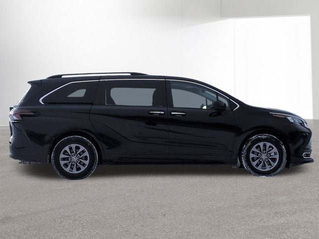 2024 Toyota SIENNA XLE XLE 8 Passenger