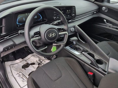 2024 Hyundai Elantra SE