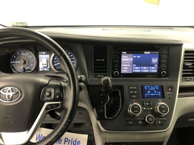 2020 Toyota SIENNA XLE 3.5L XLE 8 Passenger