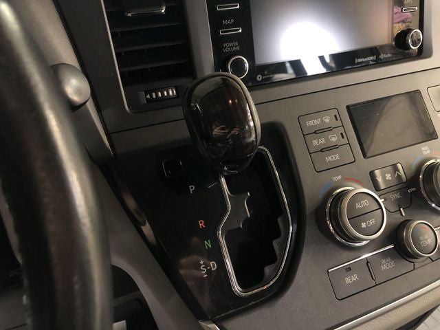 2020 Toyota SIENNA XLE 3.5L XLE 8 Passenger