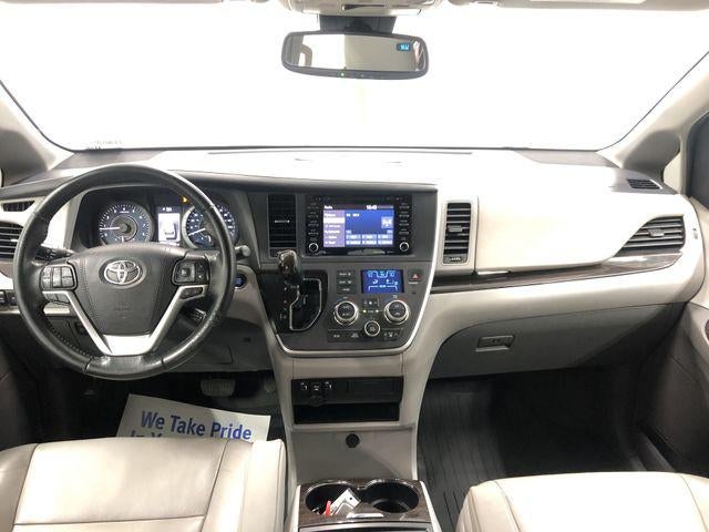 2020 Toyota SIENNA XLE 3.5L XLE 8 Passenger