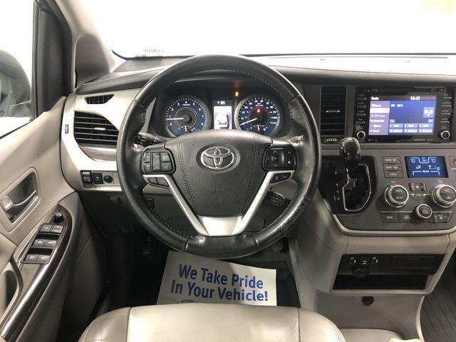 2020 Toyota SIENNA XLE 3.5L XLE 8 Passenger