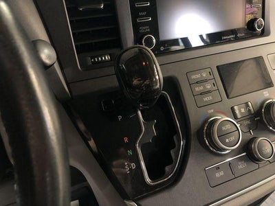 2020 Toyota SIENNA XLE 3.5L XLE 8 Passenger