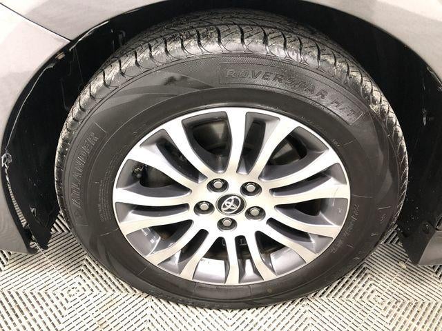 2020 Toyota SIENNA XLE 3.5L XLE 8 Passenger