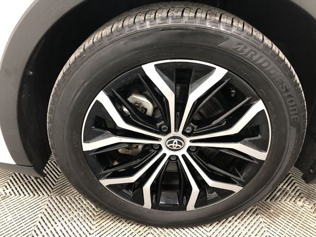 2024 Toyota CROWN XLE