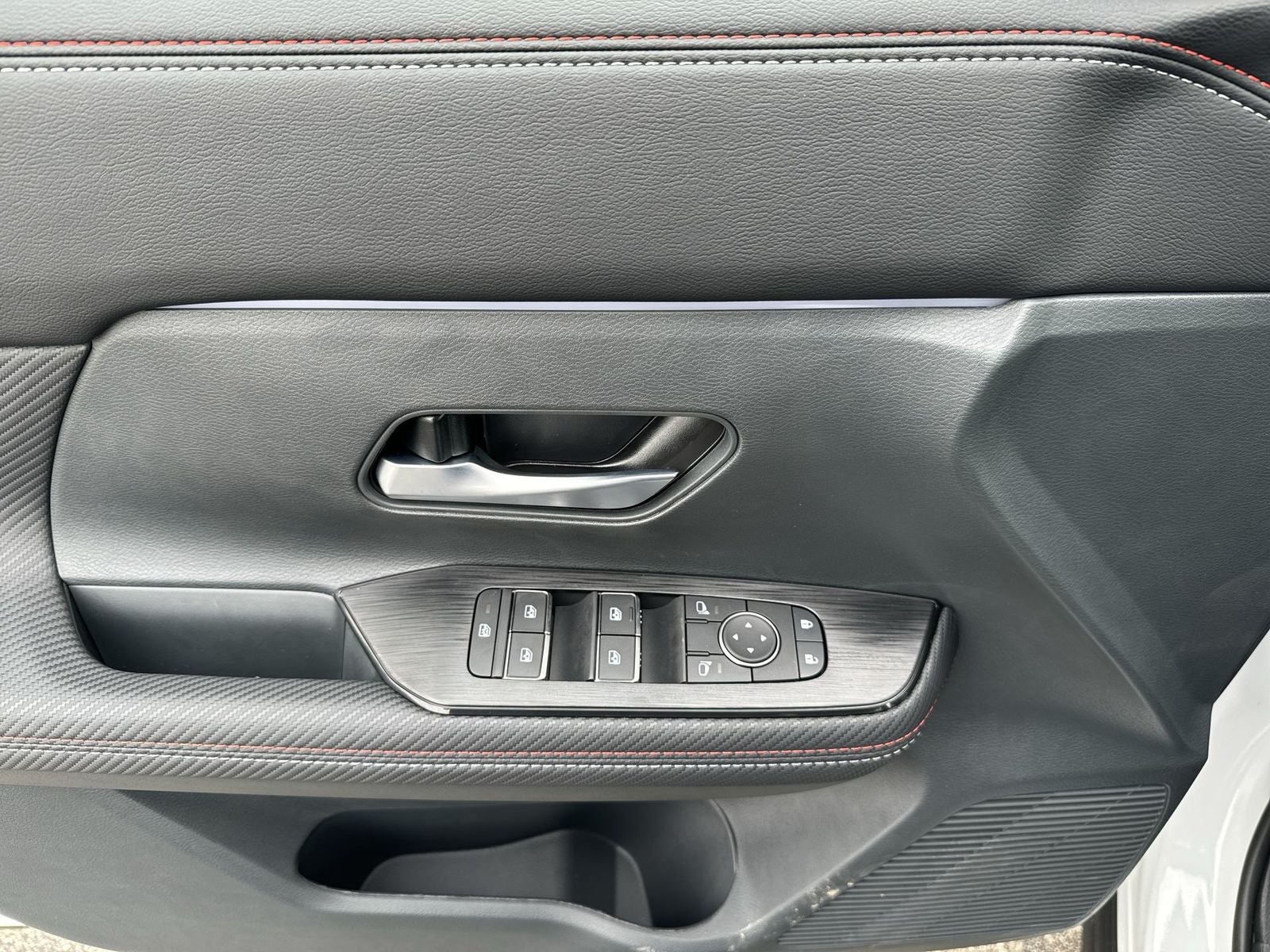 2026 Nissan Kicks SR AWD Cold Weather Package