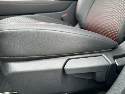 2026 Nissan Kicks SR AWD Cold Weather Package