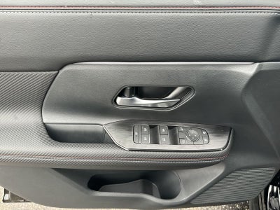 2026 Nissan Kicks SR AWD Cold Weather Package