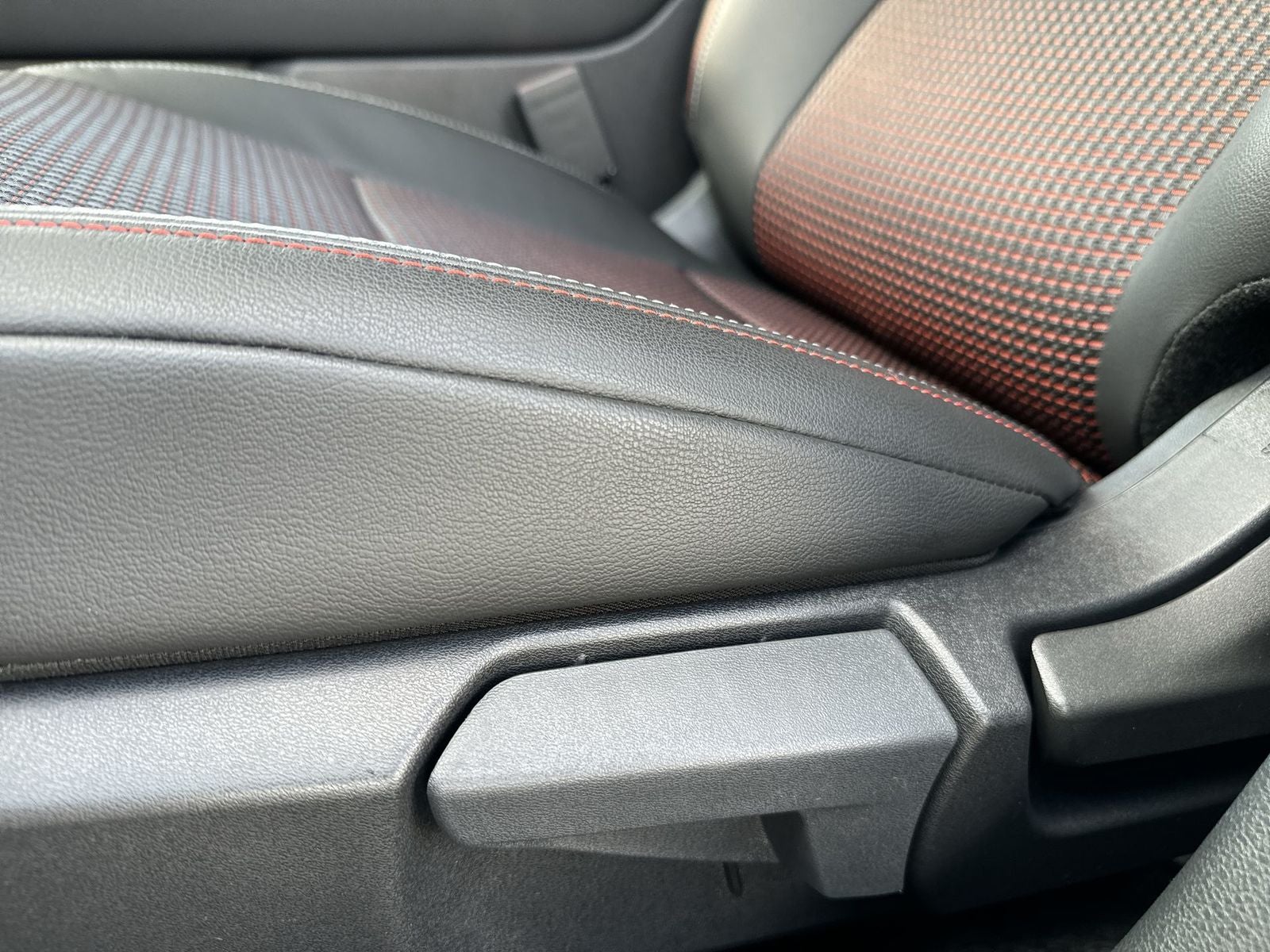 2026 Nissan Kicks SR AWD Cold Weather Package