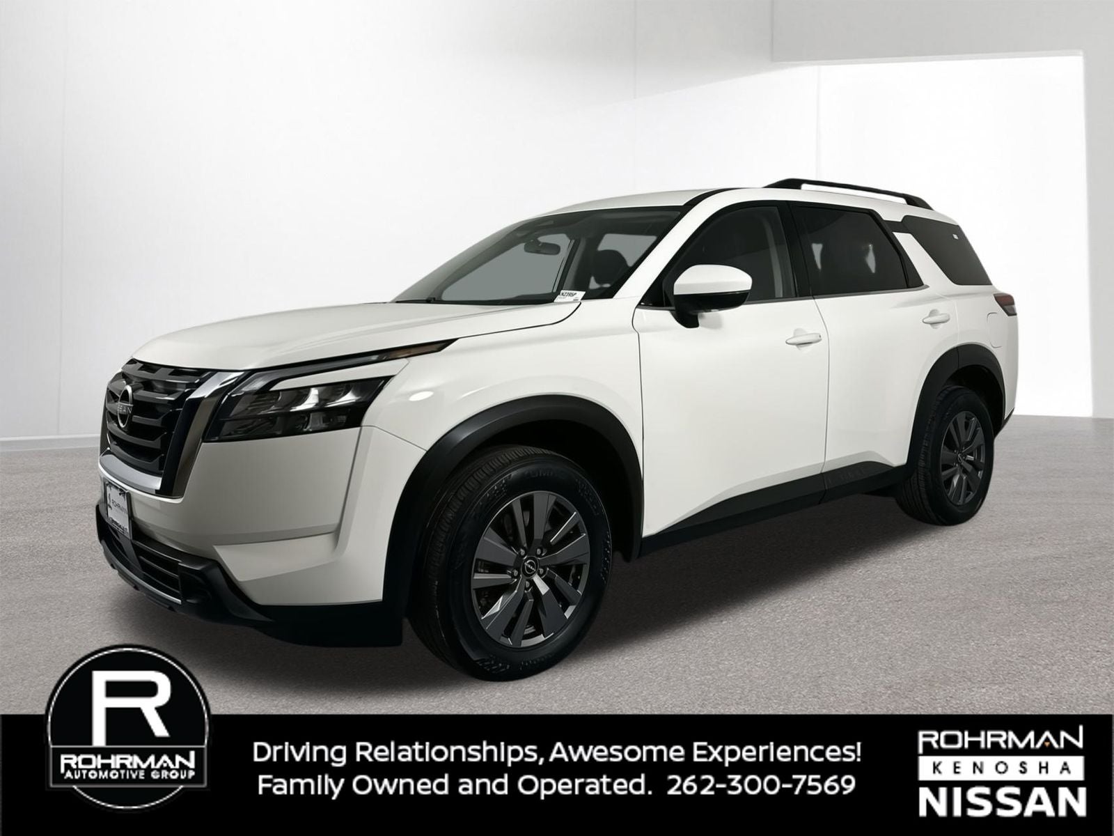 2025 Nissan Pathfinder SV
