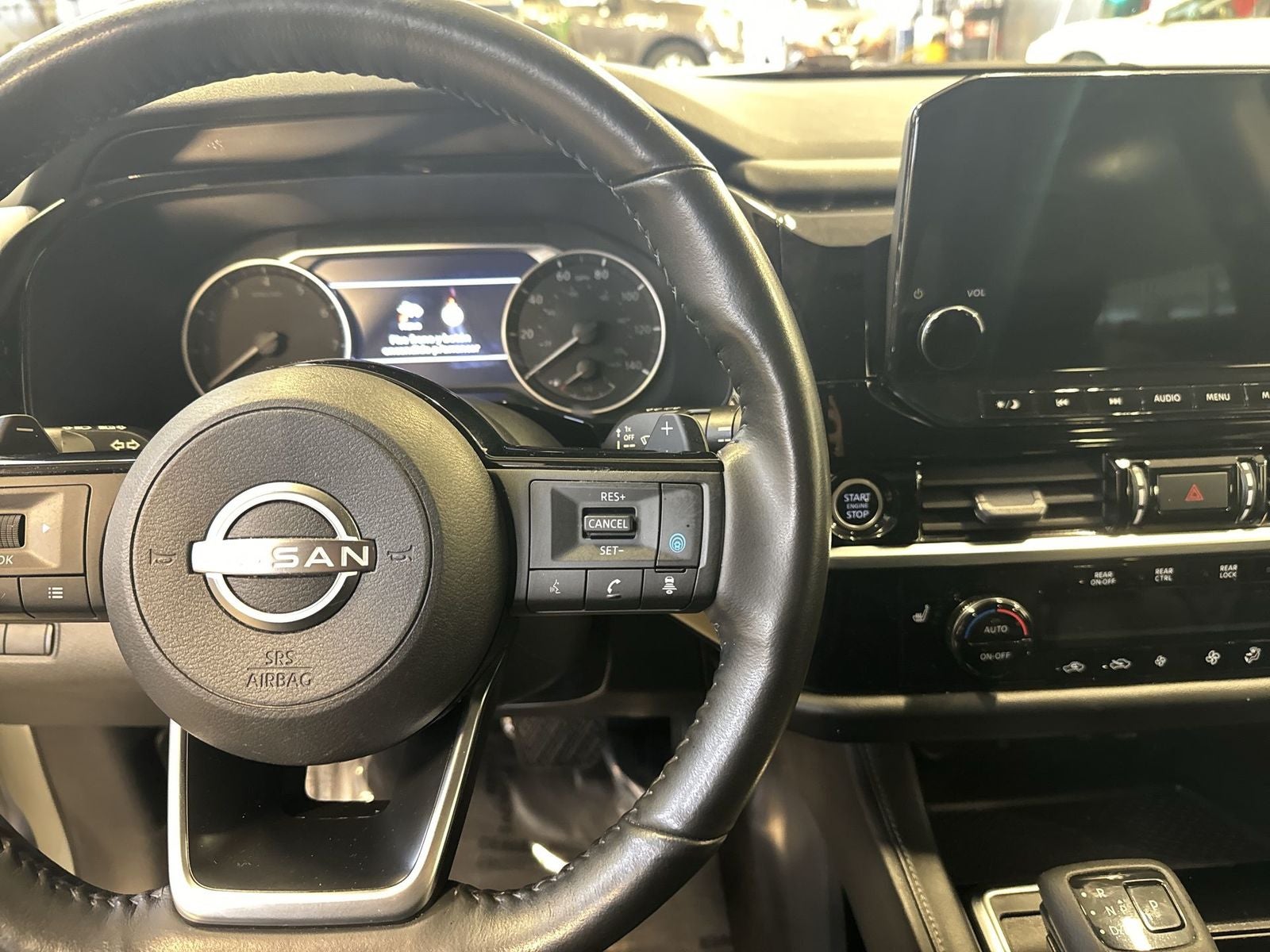 2024 Nissan Pathfinder SL