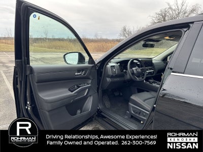 2026 Nissan Pathfinder SL