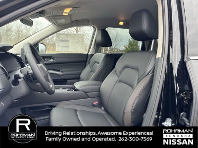 2026 Nissan Pathfinder SL