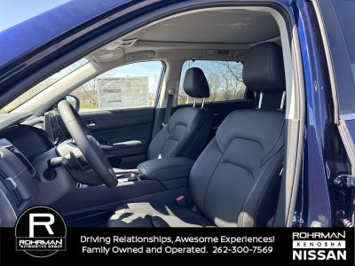 2026 Nissan Pathfinder SL