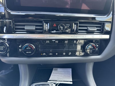 2026 Nissan Pathfinder Platinum Captain Chairs Package