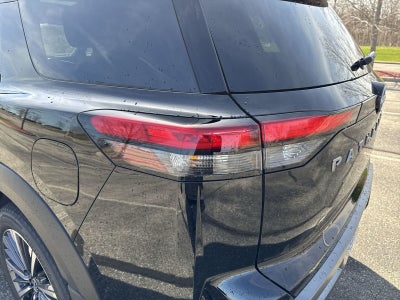 2026 Nissan Pathfinder Platinum Captain Chairs Package