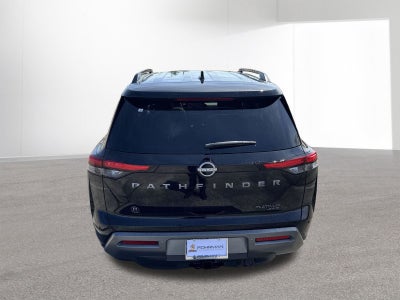 2026 Nissan Pathfinder Platinum Captain Chairs Package