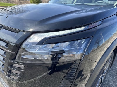 2026 Nissan Pathfinder Platinum Captain Chairs Package