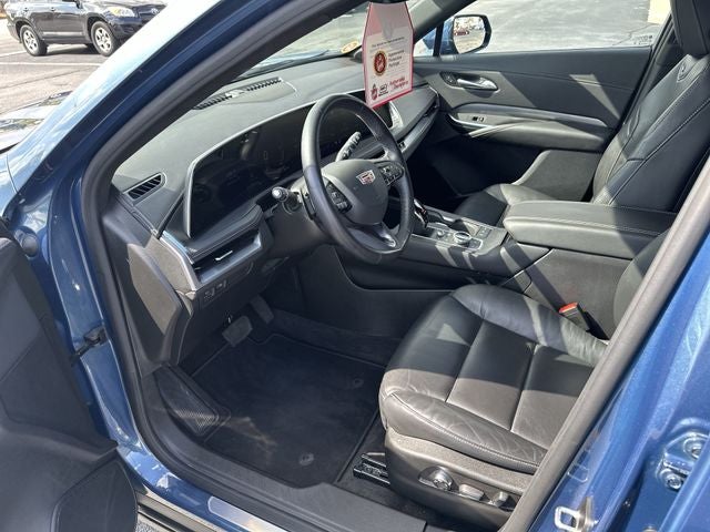 2024 Cadillac XT4 Premium Luxury