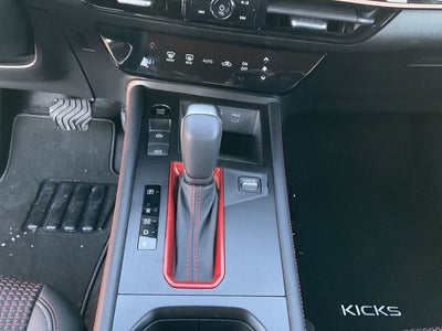 2025 Nissan Kicks SR