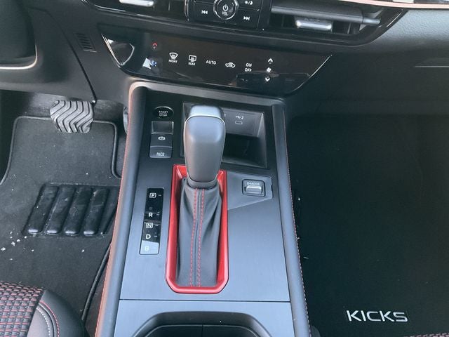 2025 Nissan Kicks SR