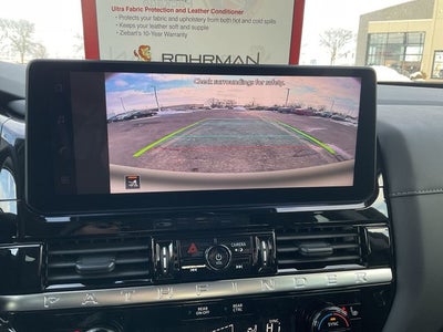 2026 Nissan Pathfinder SV