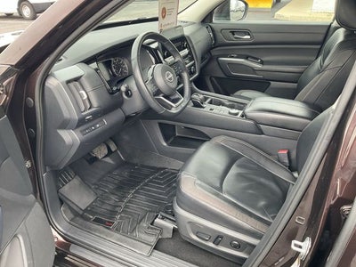 2022 Nissan Pathfinder SL