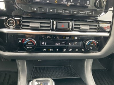 2022 Nissan Pathfinder SL