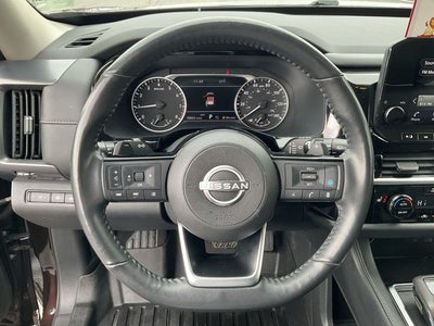 2022 Nissan Pathfinder SL