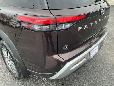 2022 Nissan Pathfinder SL